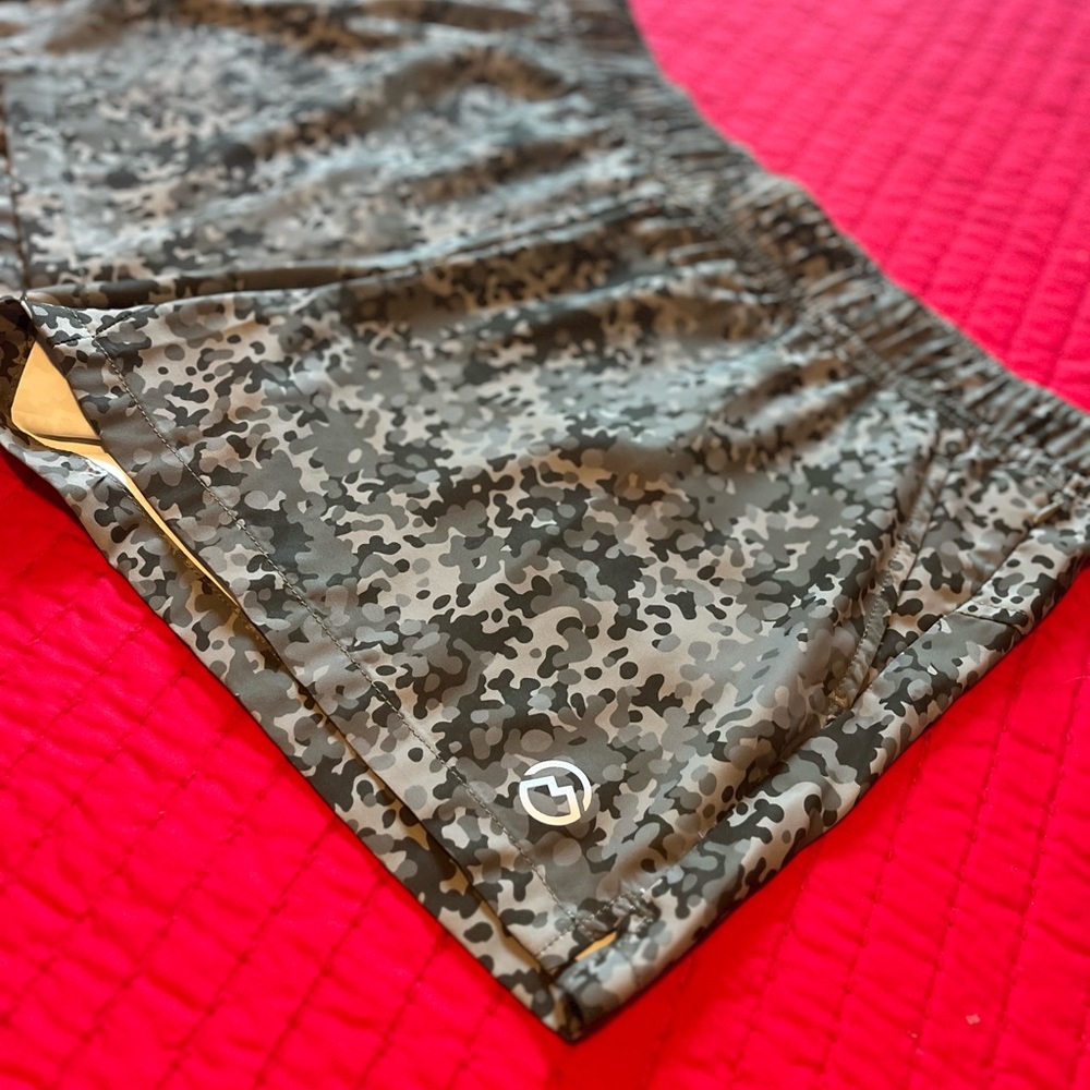 Magellan Camo Outdoor Womens Shorts Size XL